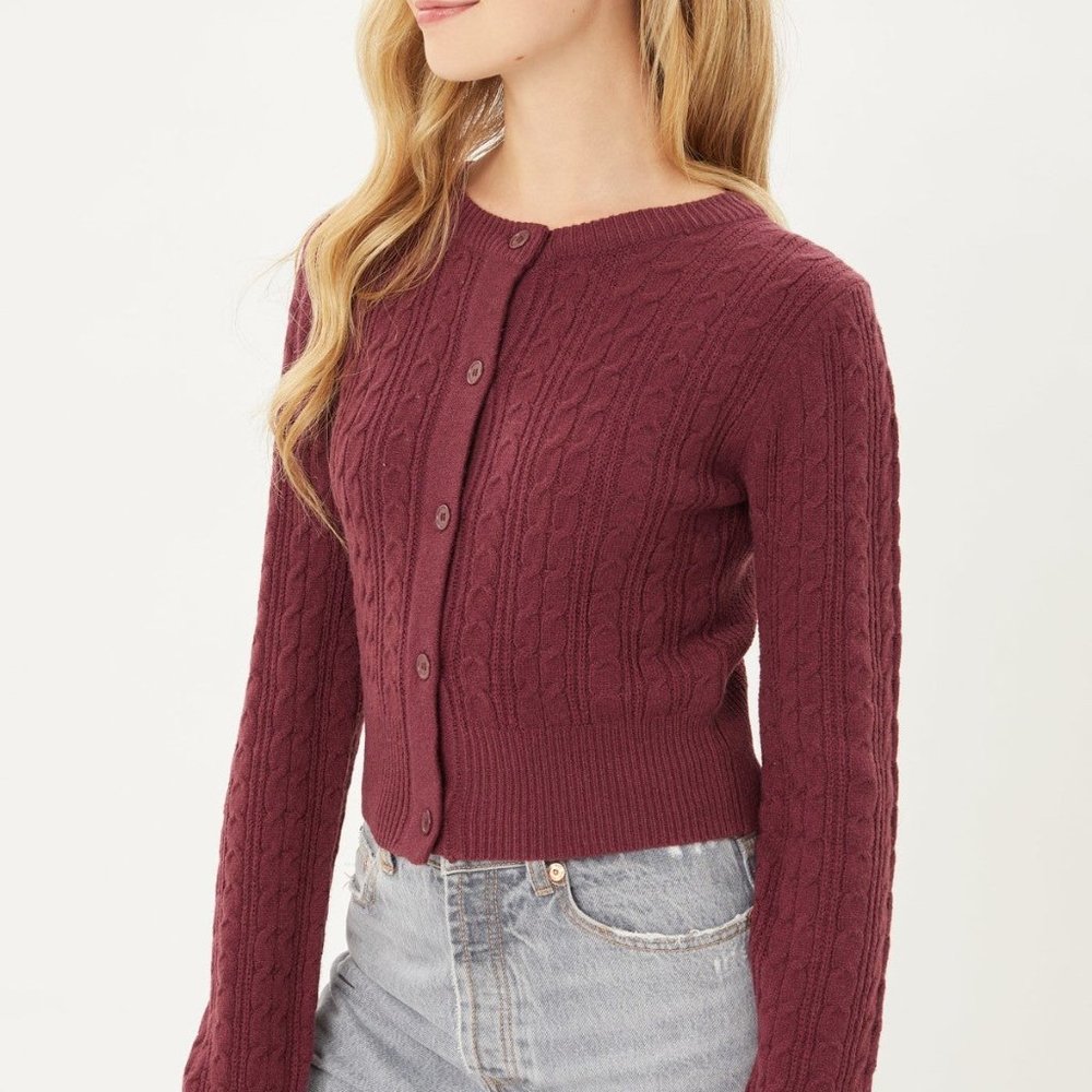 Womens Cherry Stone Outware Buttoned Cable Knit Cardigan Long Sleeve Sweater NWT